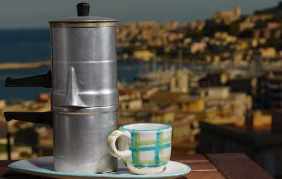 Neapolitan coffee and the “cuccumella”: a love story that has lasted two centuries.